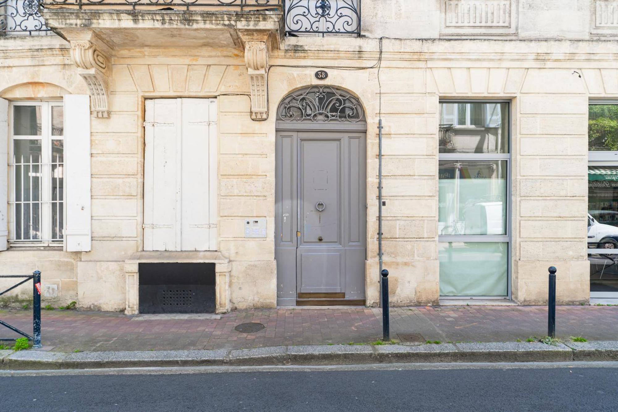 Superbe Studio Climatise Avec Terrasse En Hyper Centre Apartment Bordeaux Exterior photo